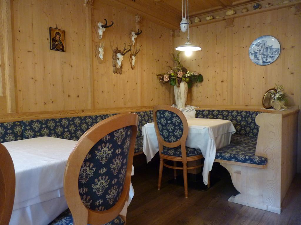 Garni Pineta Hotel San Martino in Badia Ngoại thất bức ảnh
